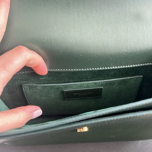 Authentic Saint Laurent Green Leather Shoulder Bag with Iconic YSL Logo. - Picture 10 of 16